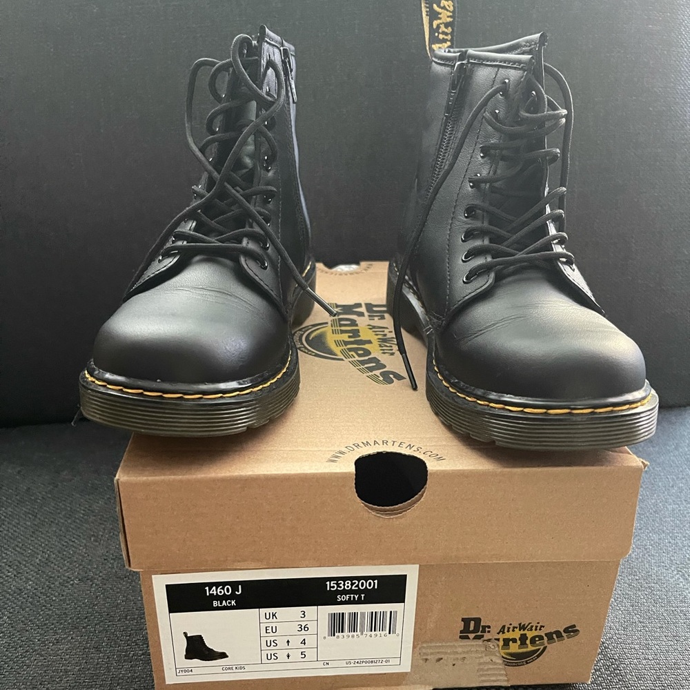 New Dr. Marten Unisex Size 4 in Boy and 5 in Girl